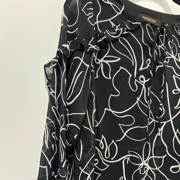 SUGARLIPS detailed blouse - Picture 3 of 5